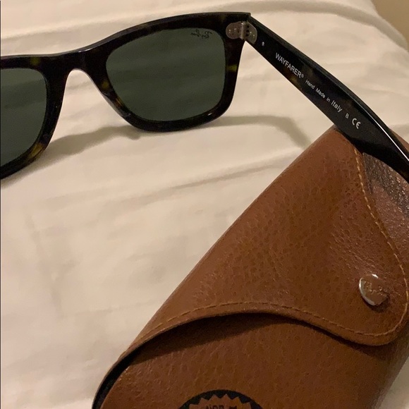 Ray Ban Wayfarer sunglasses (tortoise) - Picture 3 of 3